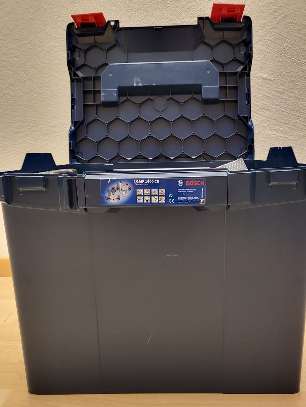 Tutte le macchine: BOSCH Oberfräse GMF 1600 CE mit Koffer – Usato da Pfäffikon ZH venduto da telve