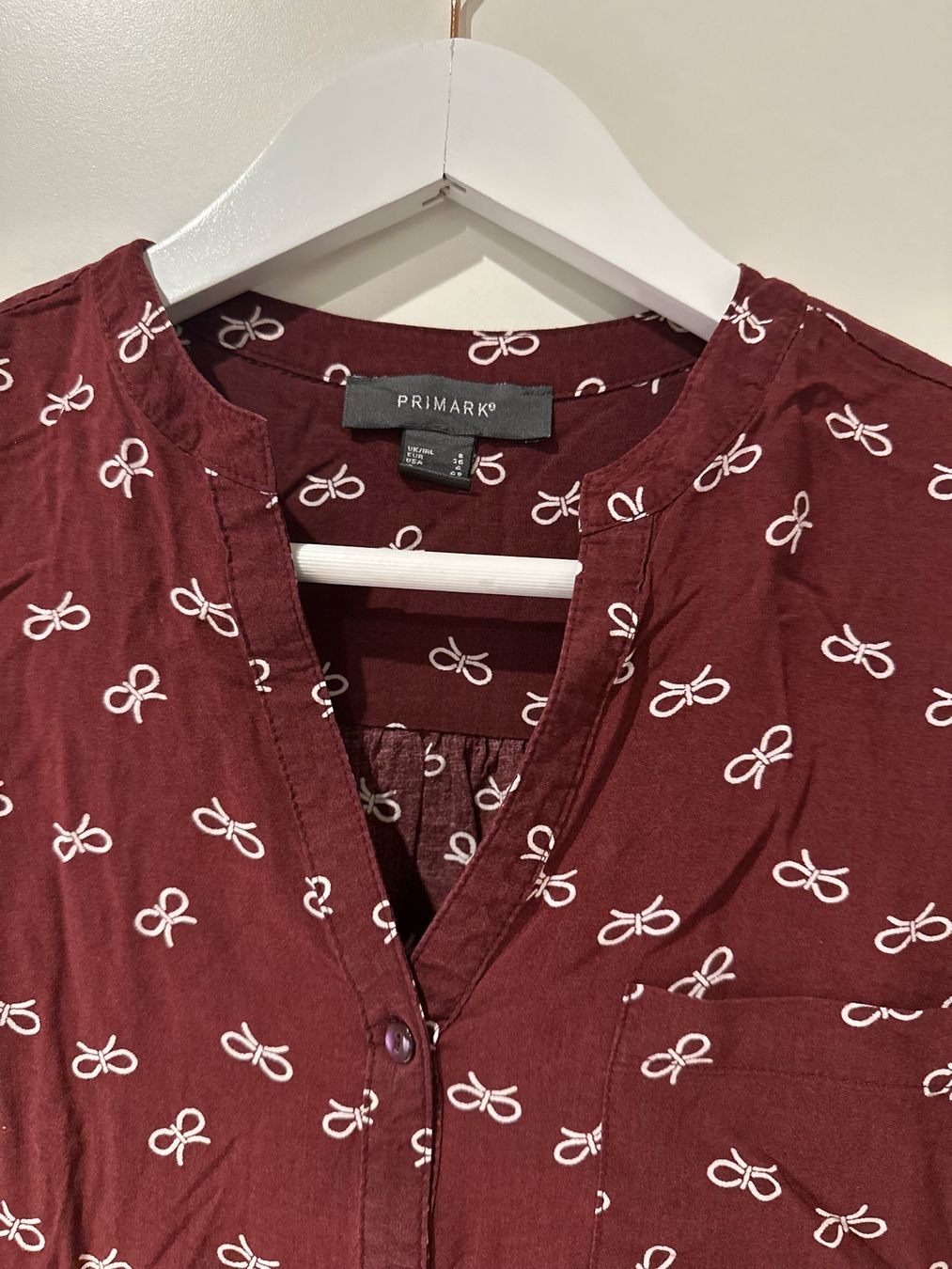 Primark Camicette: Bordeaux-rote Bluse mit Schleifen, Grösse S – Usato da Zürich venduto da cfh_cg22 1