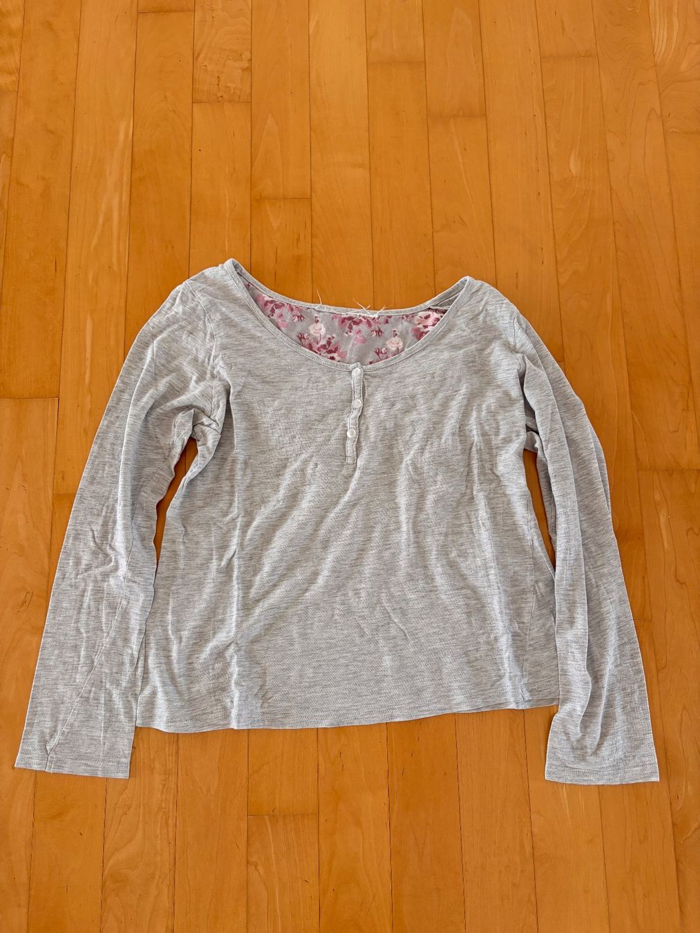 Pyjamas: Schlafoberteil grau – D'occasion à Urdorf par roses202