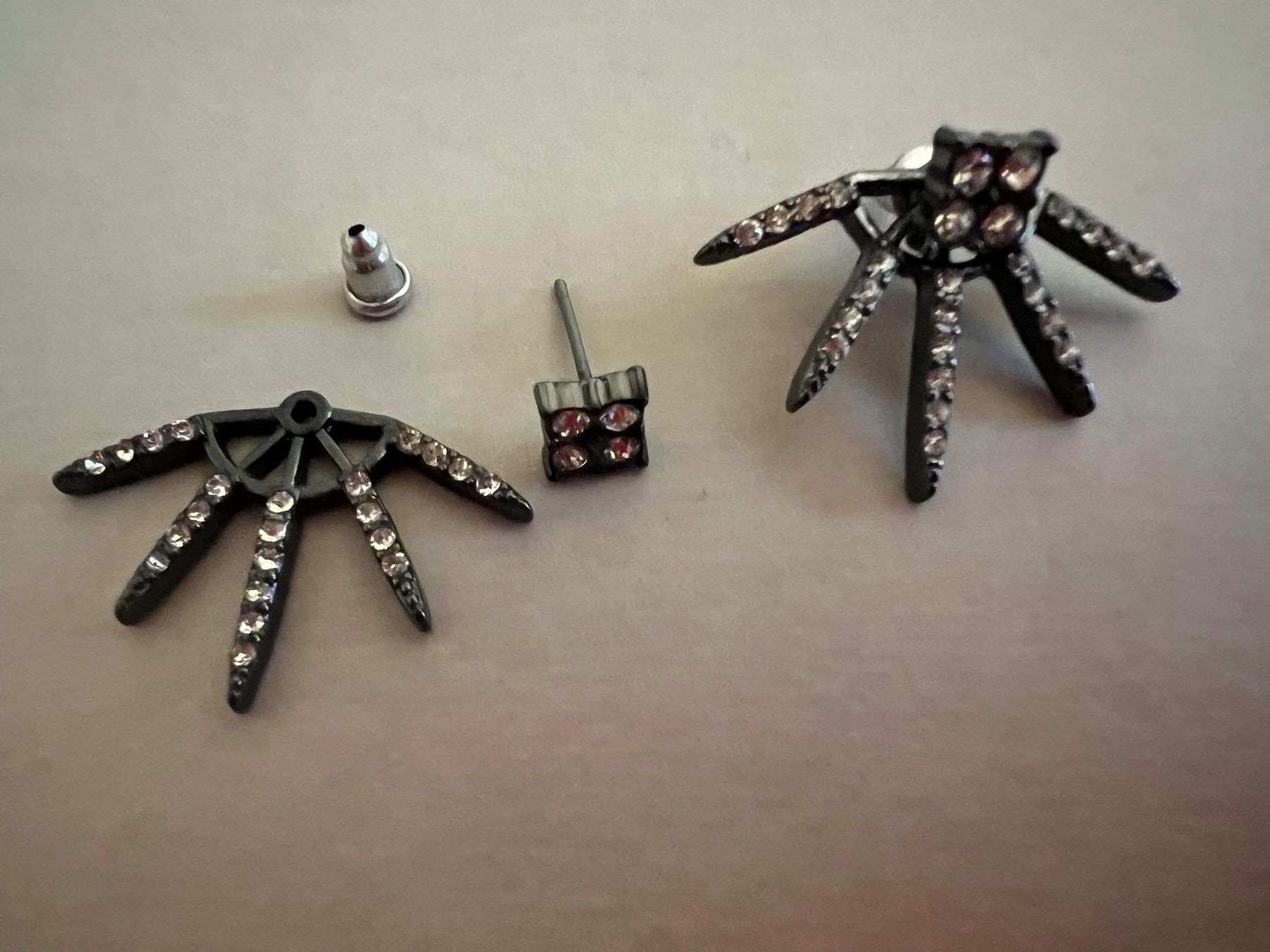 Orecchini pendenti & Orecchini a lobo: Boucles d'oreilles noires, strass – Usato da Genève venduto da joanna11 1
