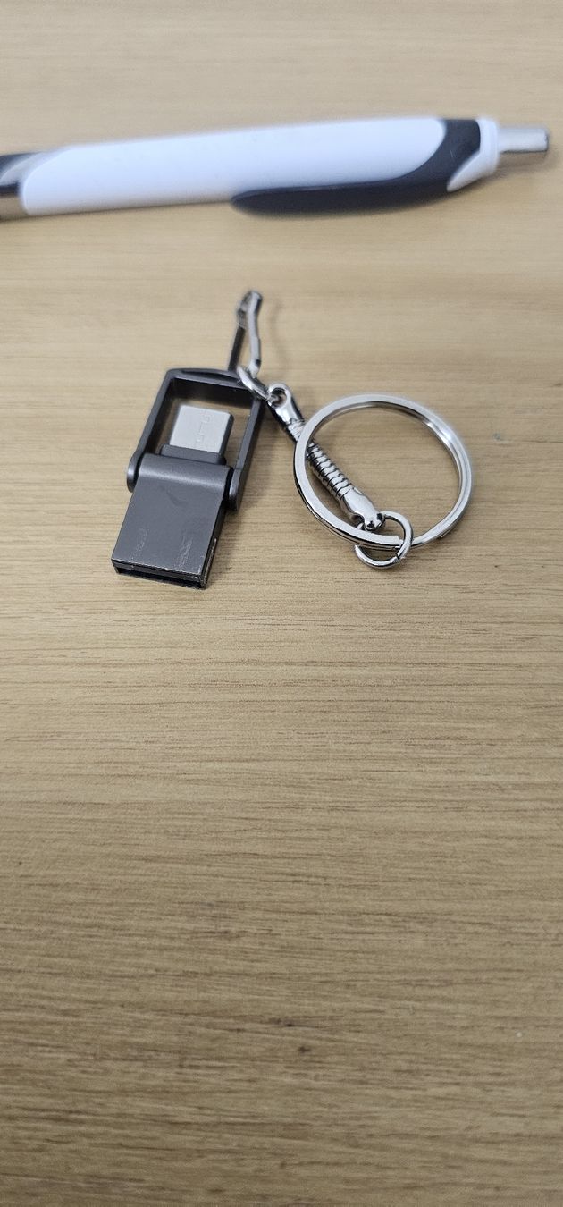 Chiavette USB: USB STICK 2 TB – Nuovo (secondo la descrizione) da Luzern venduto da Ares387 1