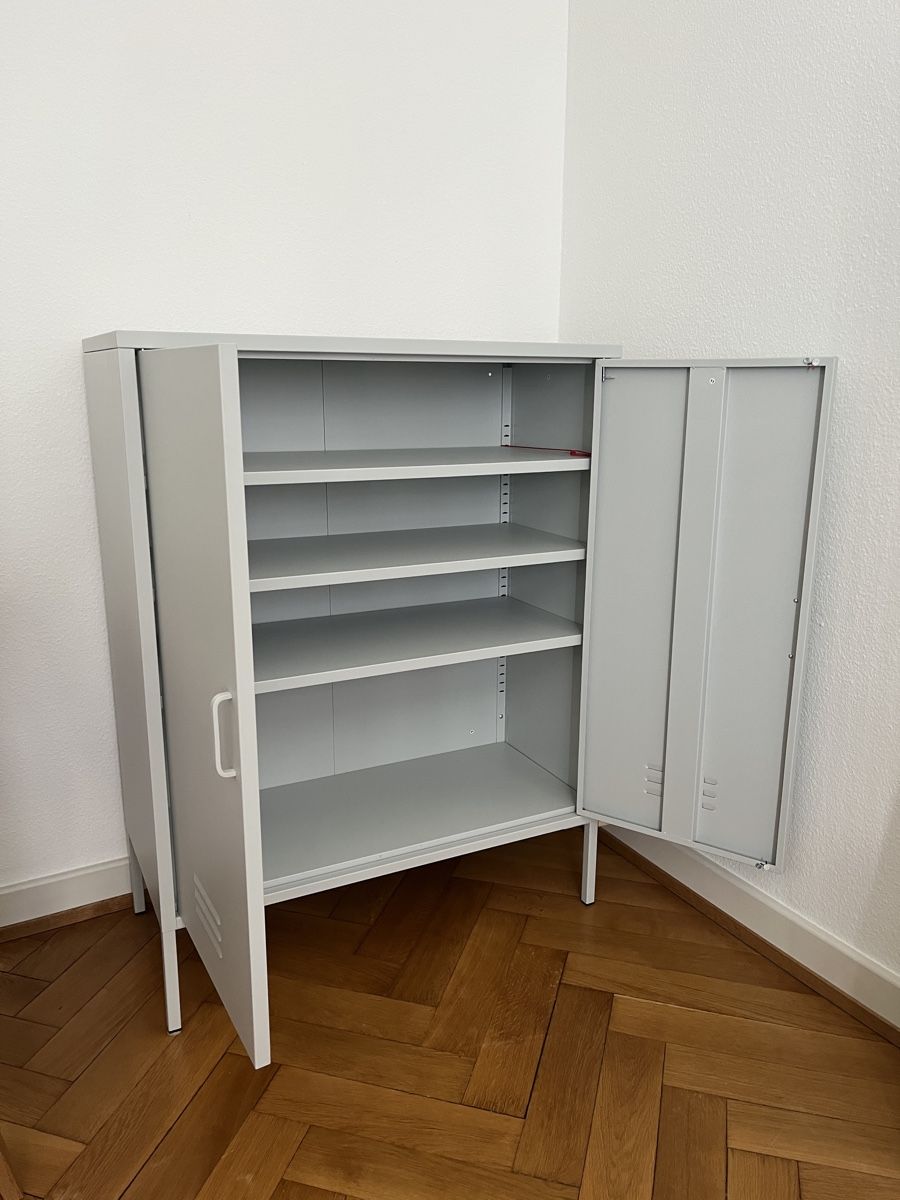 Micasa Armadi: Metallschrank Miko – Usato da Basel venduto da noawynona 1