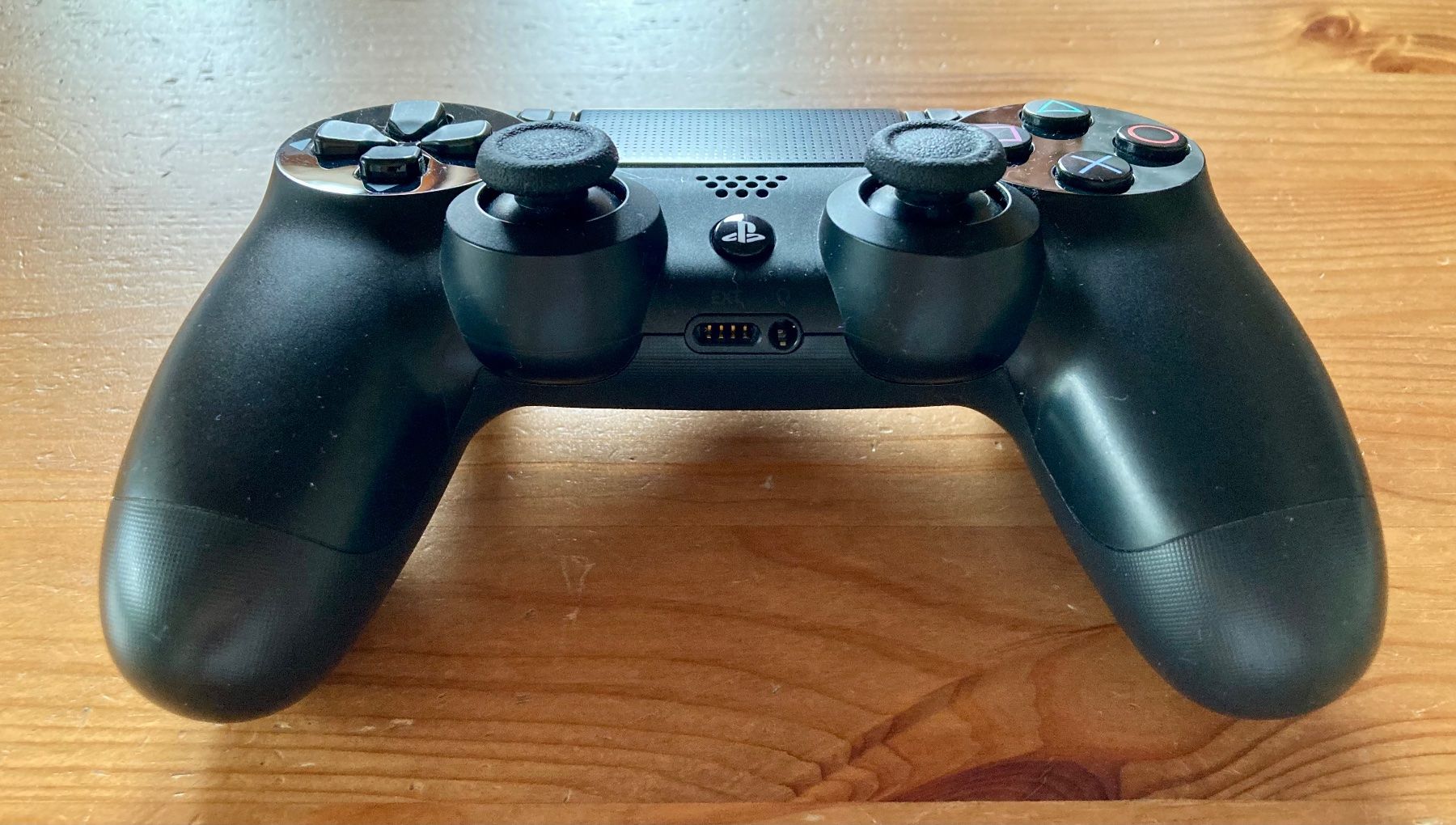 Sony Controller: Dual Shock Controller - PS4 – Defekt aus Zürich von  3