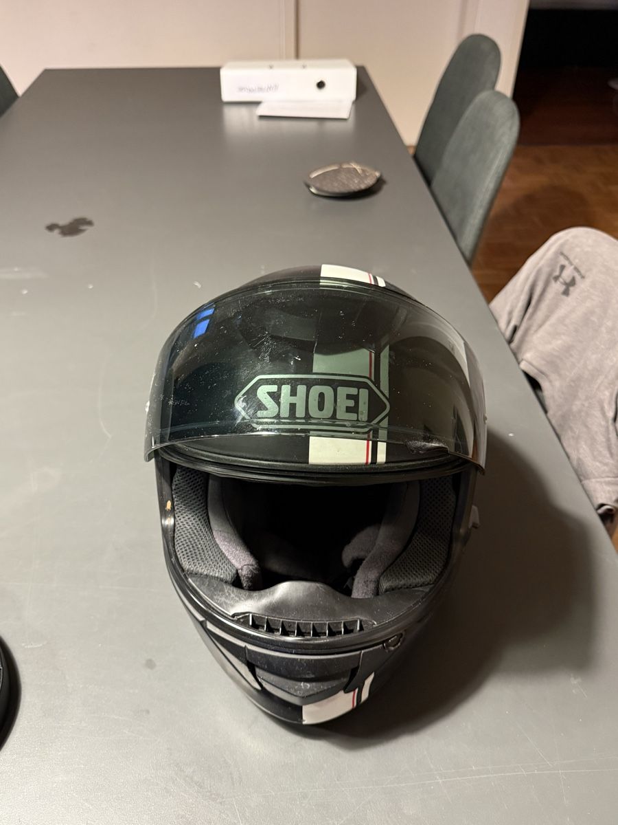 Shoei Helme & Visiere: Casque moto Shoei – Gebraucht aus Nyon von tgg_2lbb 1