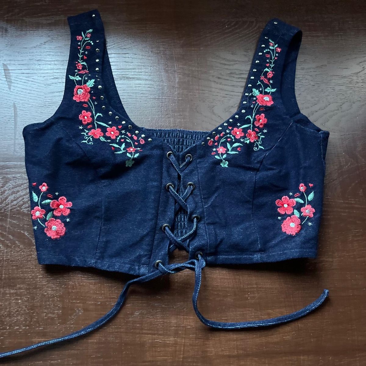 Tops: Sexy Top corto in jeans con lacci e borchie – Neu (gemäss Beschreibung) aus Locarno von Fixed8 1