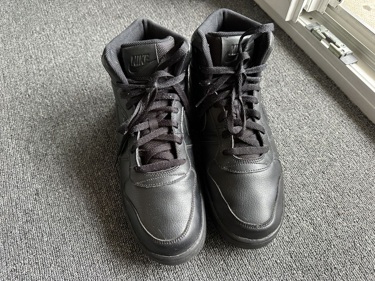 Nike Scarpe da uomo: Nike Ebernon Mid Air Force homme taille 45 noir – Usato da Bulle venduto da LeMoleson 1