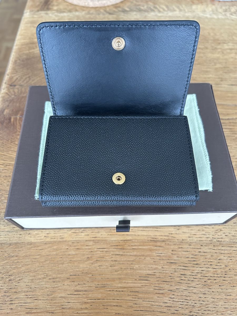 Burberry Portamonete: Burberry TB Logo Compact Trifold Wallet – Nuovo (secondo la descrizione) da Muttenz venduto da Raffaxf 2