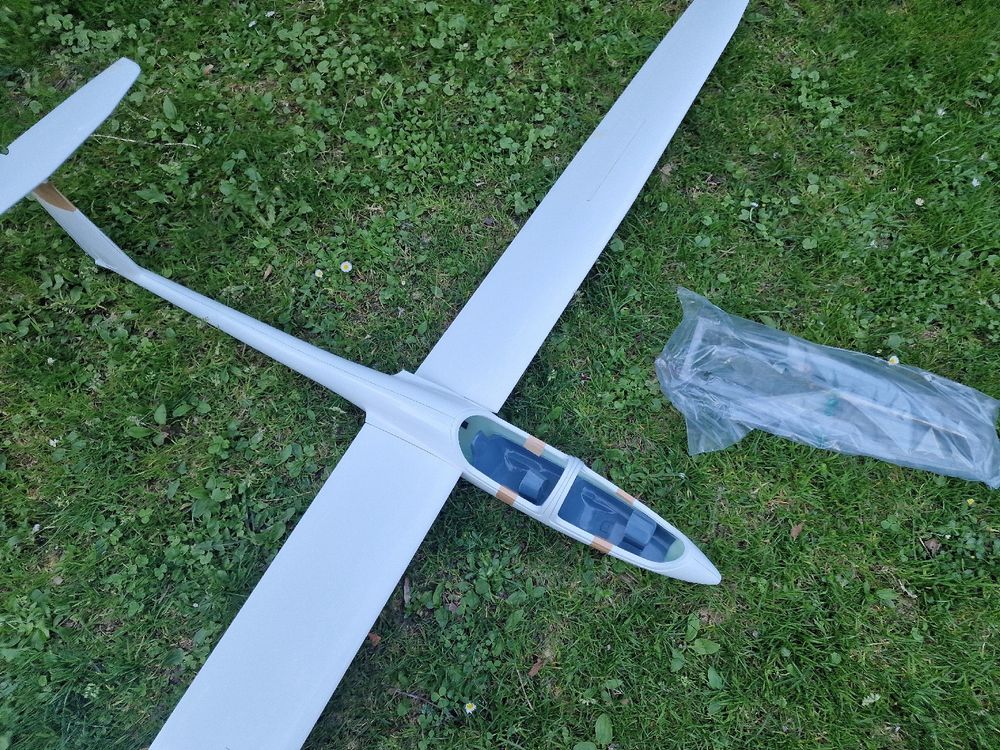 Planeur DG-1000 Royal-Model (Neu und originalverpackt) in Martigny ...