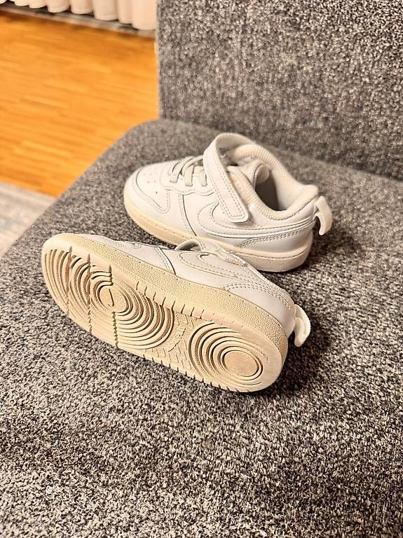 Scarpe per ragazzi: Kinderschuhe je 15.- – Usato da Zürich venduto da orhangazi01