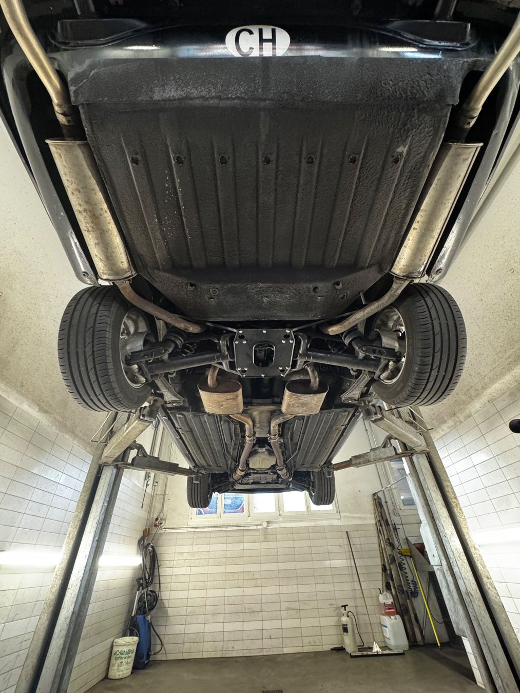 Jaguar Automobili: Jaguar XJS 5.3 V12 Cabrio 1990 mit Serviceheft – Usato da Schwyz venduto da Dreew 6