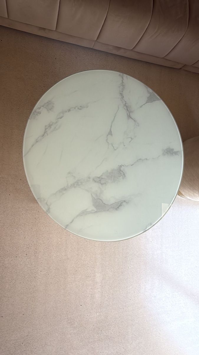 Tavoli: Runder Marmor Optik Couchtisch mit Goldgestell – Nuovo (secondo la descrizione) da Sirnach venduto da pla_hxg7 1