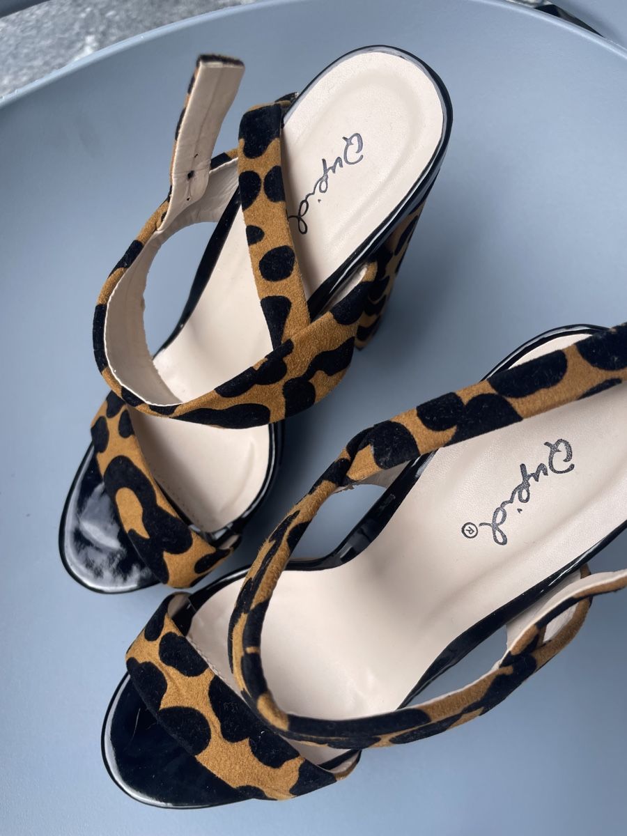 Scarpe da donna: Leoparden Sandale / Heels – Usato da Zürich venduto da Anushka86 2
