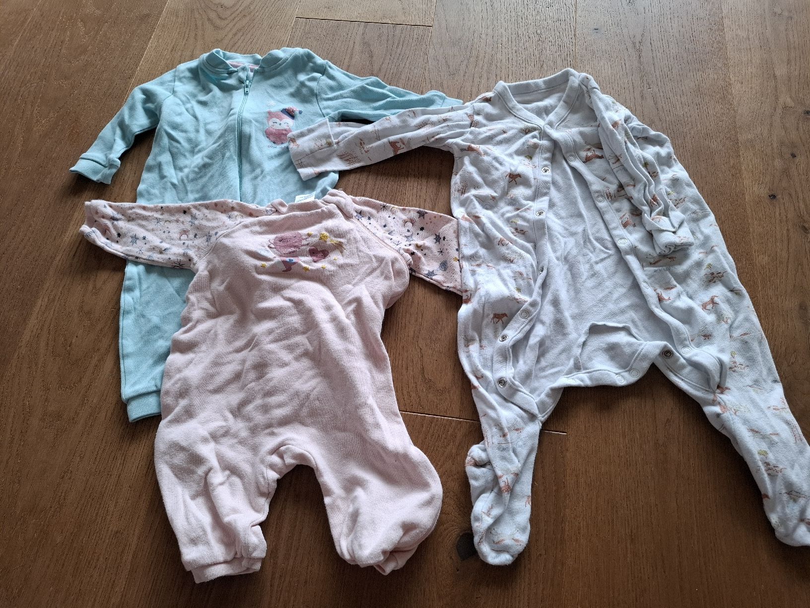 Kleiderpakete & -sets: XXL Kleiderpaket Gr. 68 Mädchen  – Gebraucht aus Recherswil von Jevitachiquita 5