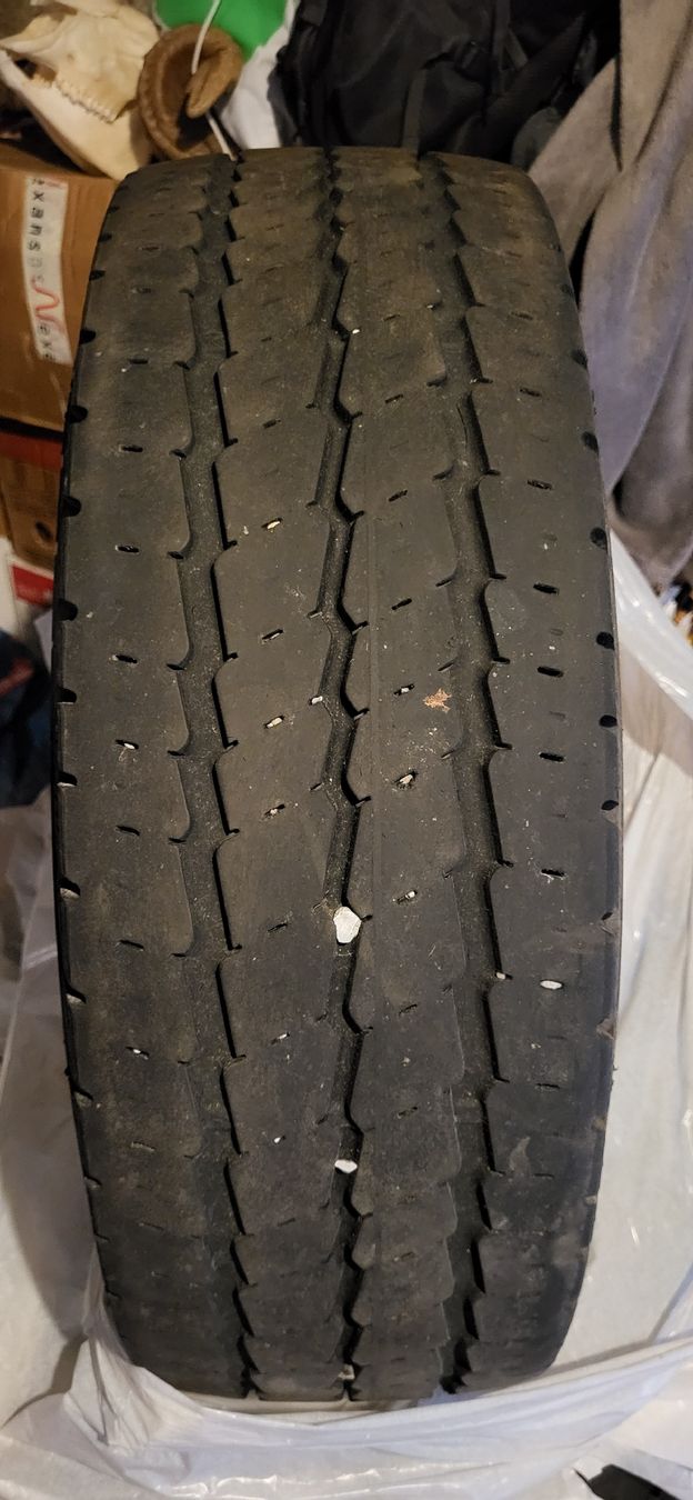 Altro in Scrittura & Disegno: Pneus Continental Vancontact 215/70 r15 – Usato da Bulle venduto da Kriss24