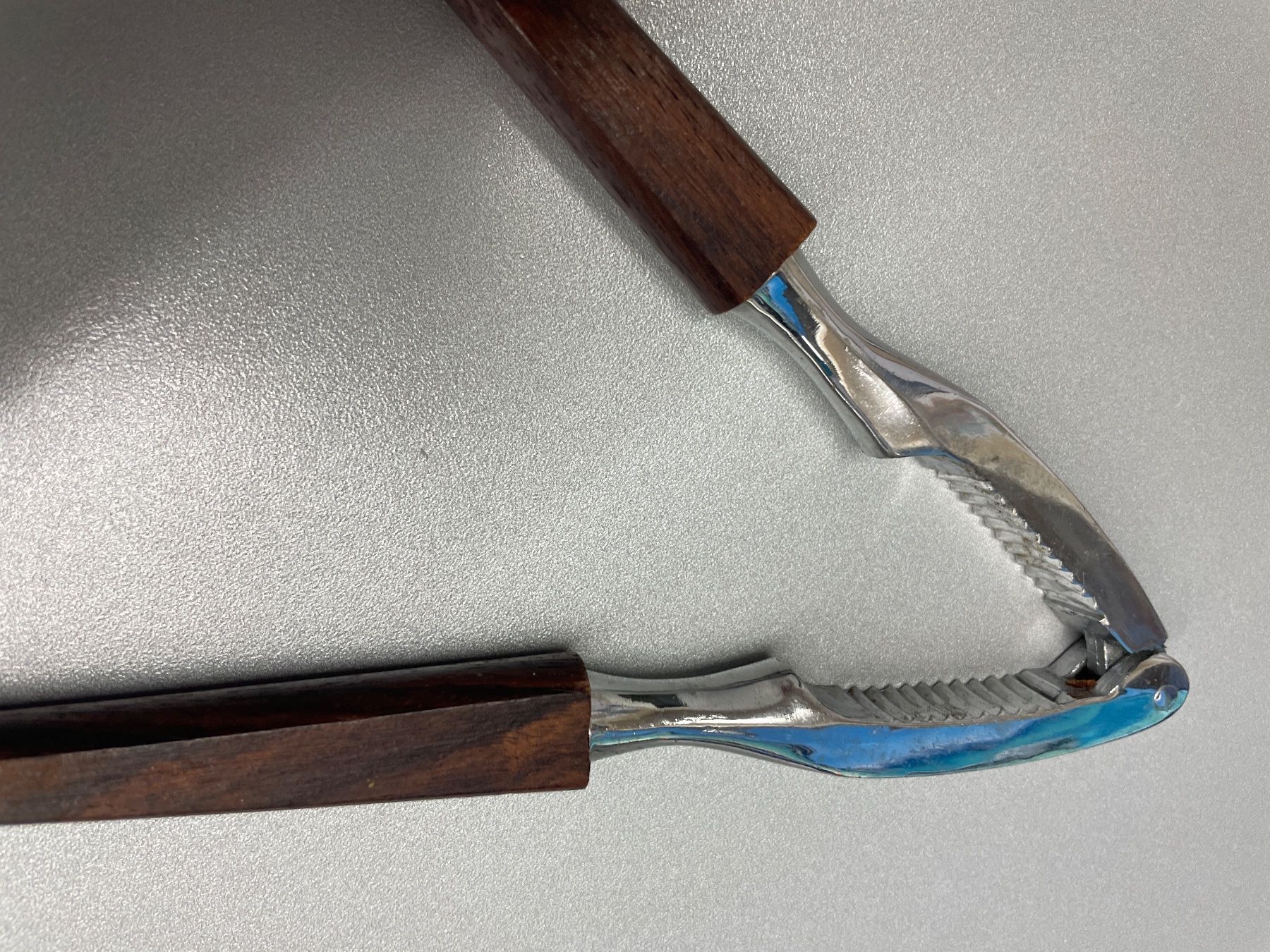 Küchengeräte: Nussknacker Metall mit Holzgriffen gebrauchter – Gebraucht aus Füllinsdorf von bienli 1