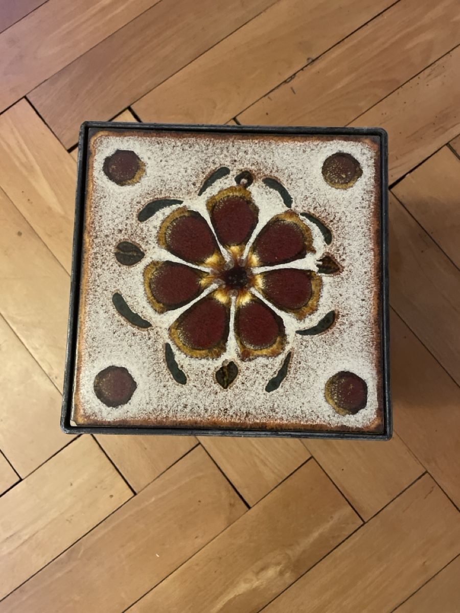 Alle Dekorationen: Kleiner Blumenhocker – Gebraucht aus Walchwil von zim_pd6x 1