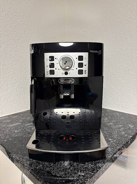 Macchine per caffè & Macchine per espresso: De'Longhi Magnifica – Usato da Gossau ZH venduto da Chrigi26