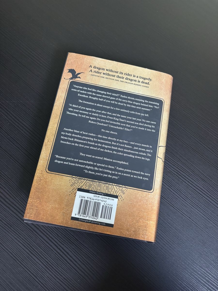 Bücher: Fourth Wing by Rebecca Yarros Englisch – Gebraucht aus Zürich von felinecion 2