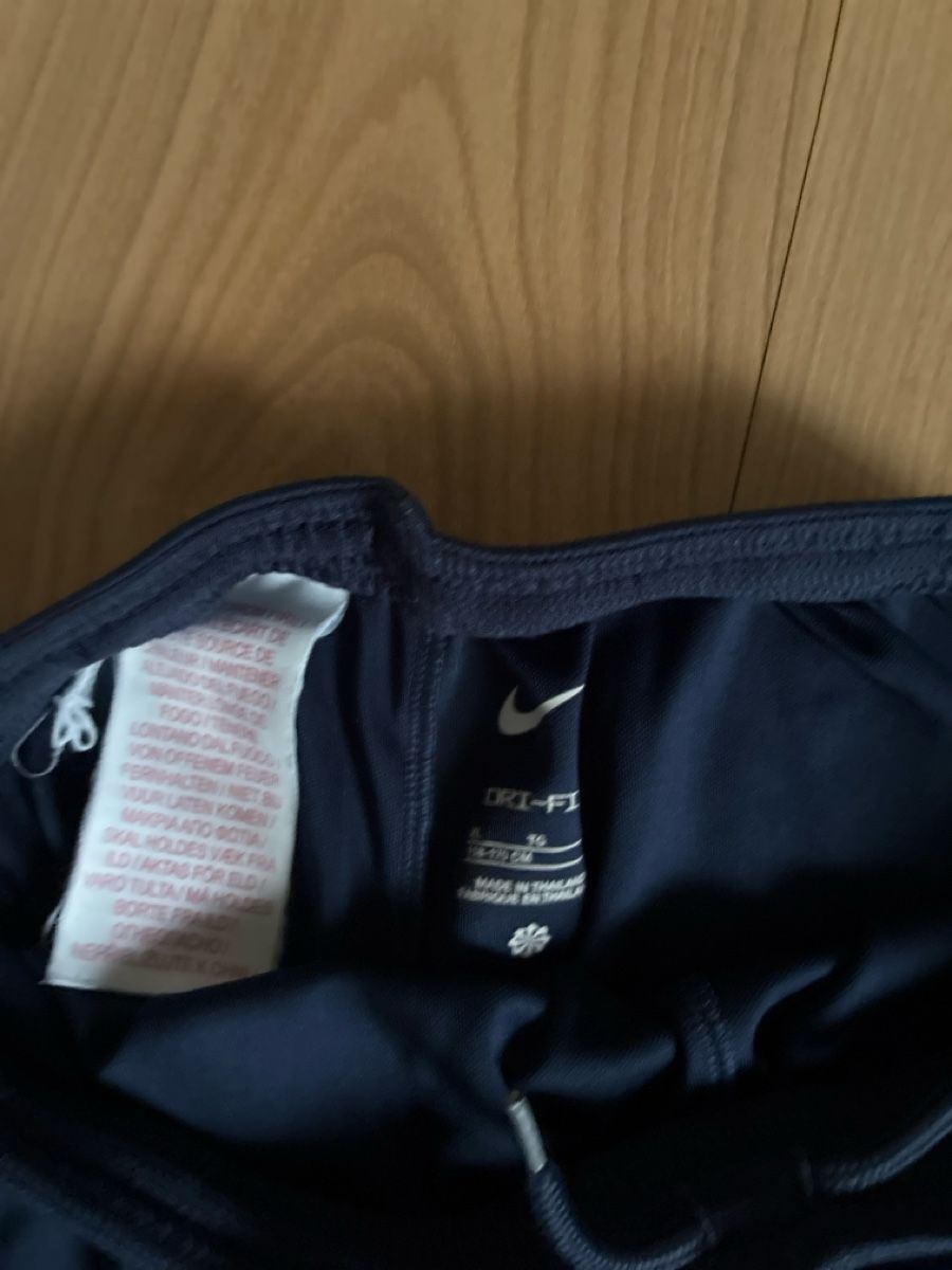 Nike Pantaloni: Trikothose PSG – Usato da Kloten venduto da afr_6bsl 1