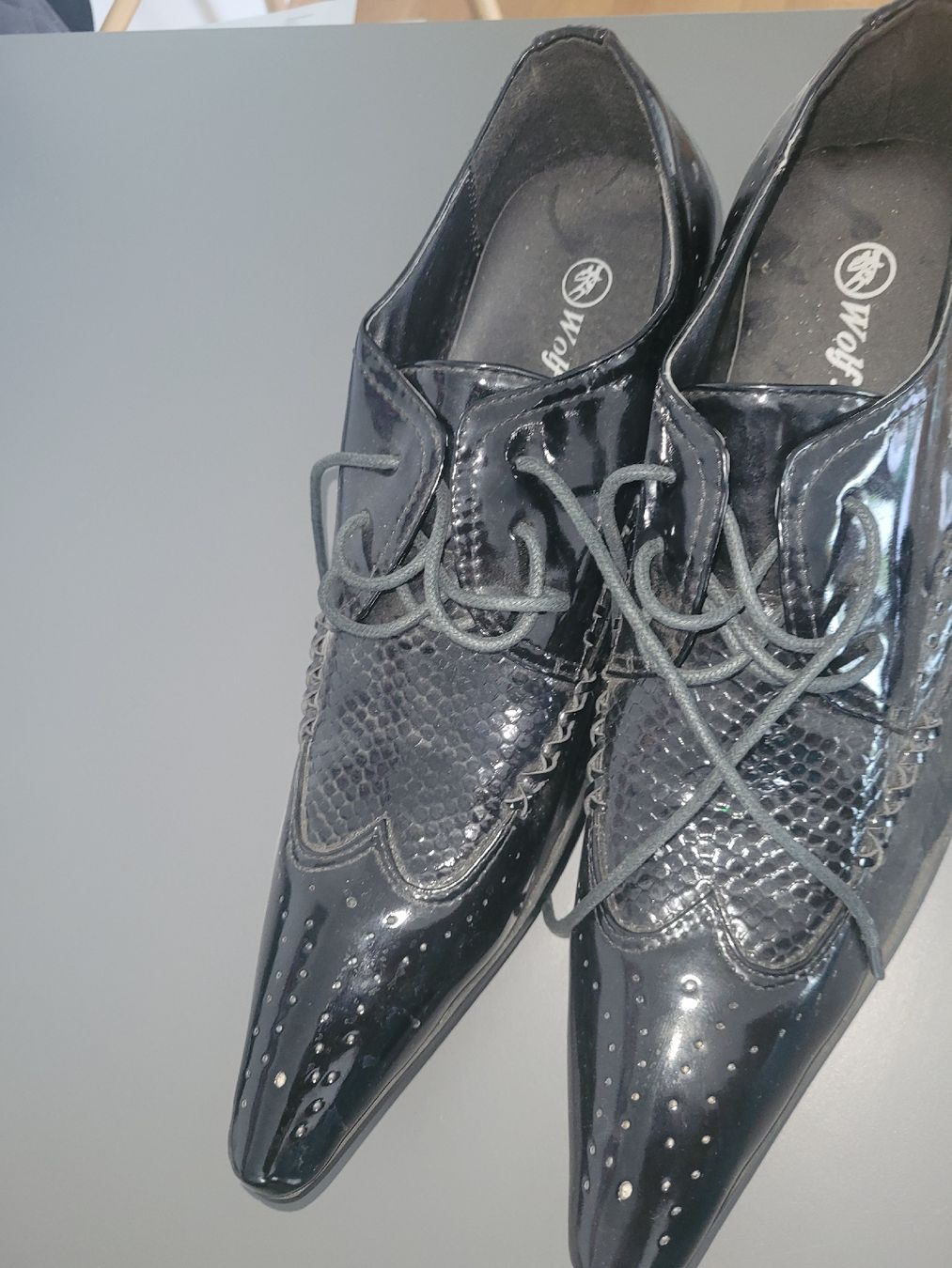 Scarpe da uomo: Elegante Lackschuhe Gr. 42, schwarz – Nuovo e nell'imballaggio originale da Bassersdorf venduto da arkais