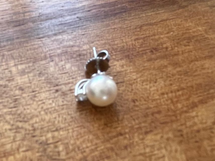 Tiffany & Co. Orecchini pendenti & Orecchini a lobo: TIFFANY & Co. Perlen-Diamant-Ohrstecker – Nuovo (secondo la descrizione) da Luzern venduto da Aleoschli 3