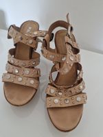 High Heels Sandale mit Nieten von Passito