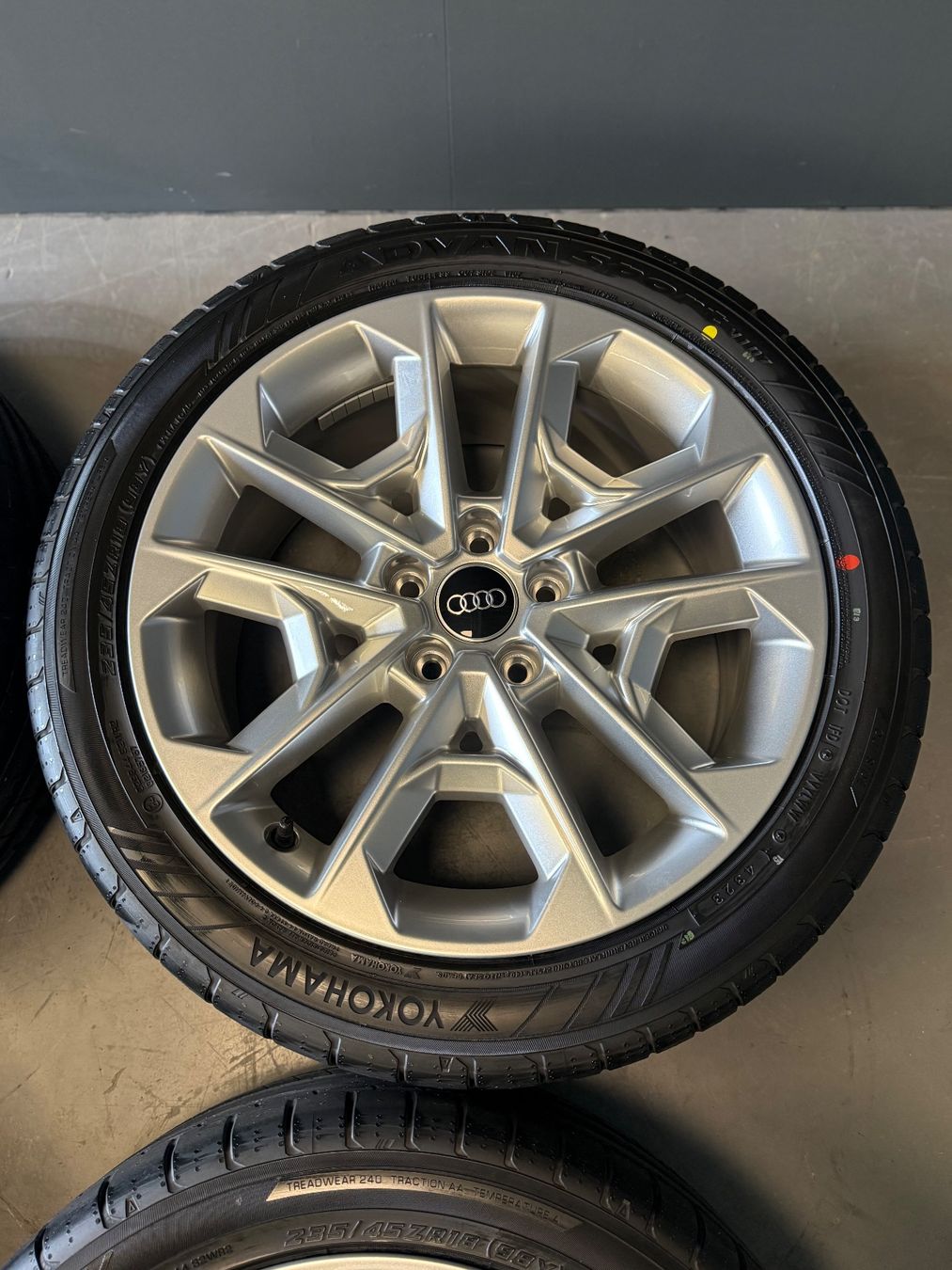 Audi Pneumatici & Ruote complete: Originale Audi Q2/SQ2 Sommerräder – Nuovo e nell'imballaggio originale da Gerlafingen venduto da Pneu-Puric 2