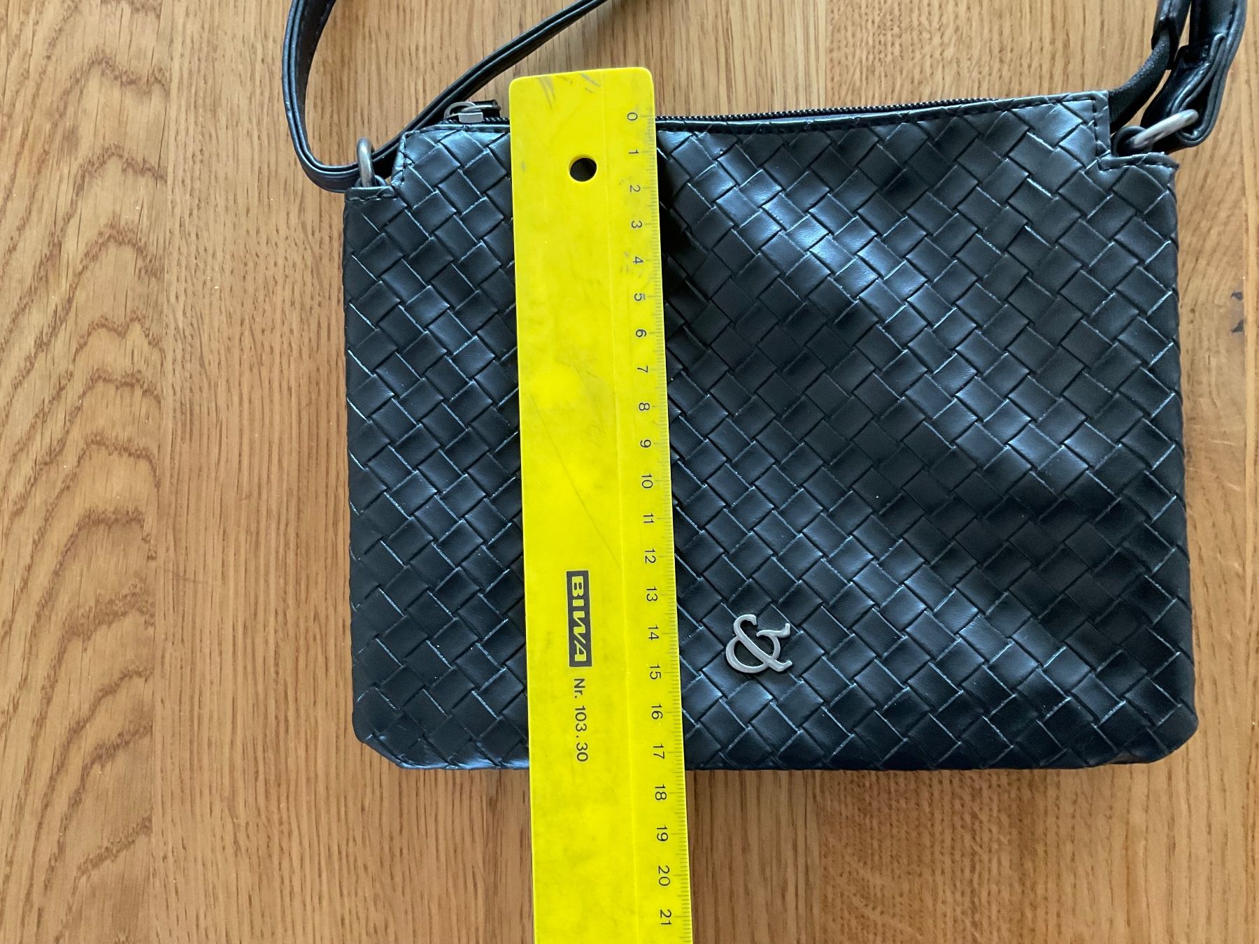 Taschen für Damen: Handtasche schwarz Fabrikneu – Neu und originalverpackt aus Wetzikon ZH von Libelle01 3