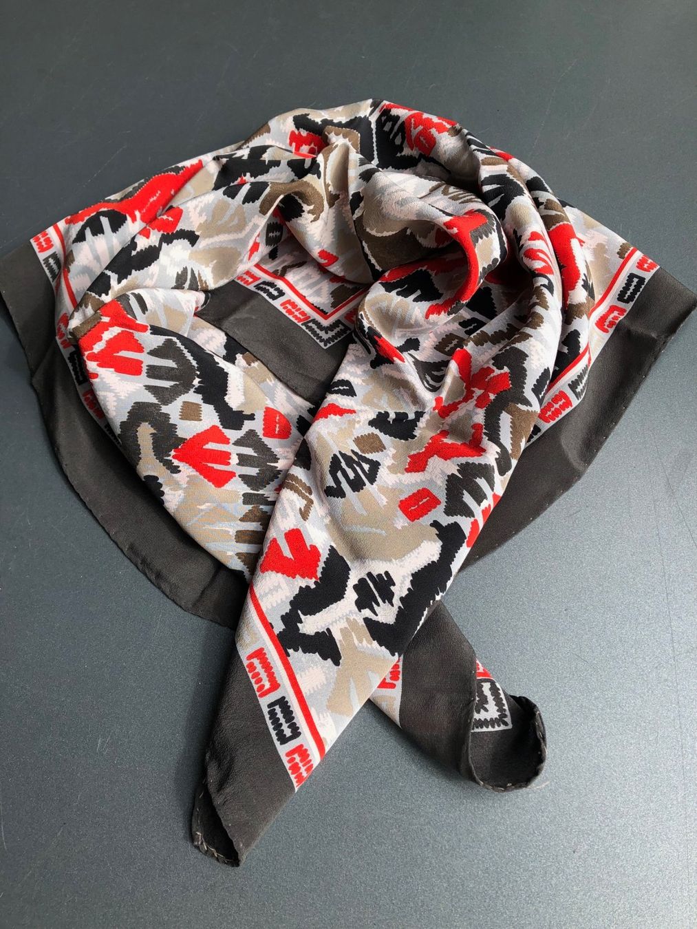 Foulard & Sciarpe: Seidenfoulard – Usato da Winterthur venduto da Barunggeli 3