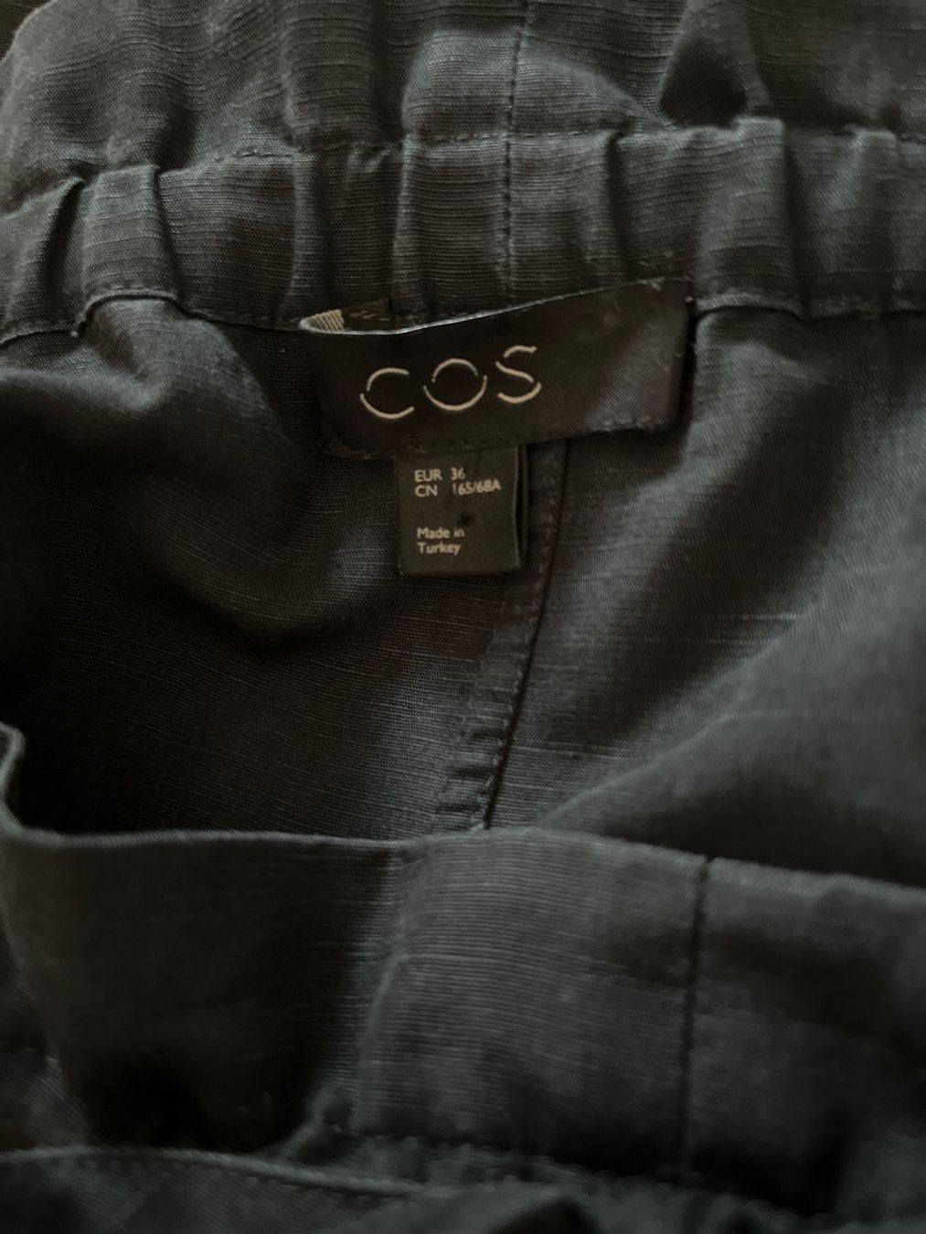 Cos Gonne: cooler Rock von COS – Usato da Jona venduto da vanessasupermarket20 6