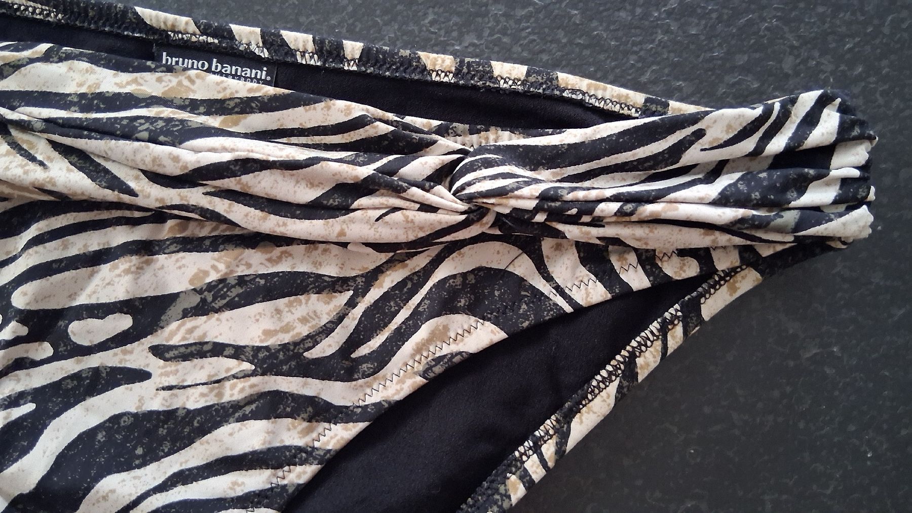 Bruno Banani Costumi da bagno & Bikini: Zebra-Muster Bikini-Hose von Bruno Banani Gr. 36 – Usato da Möhlin venduto da Chicco19 1