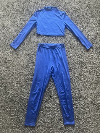 Neuwertiges, blaues Set,Zweiteiler,Top & Leggings  M
