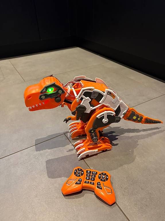 Giocattoli: Dinosaure télécommandé – Usato da Semsales venduto da lor_2lvn