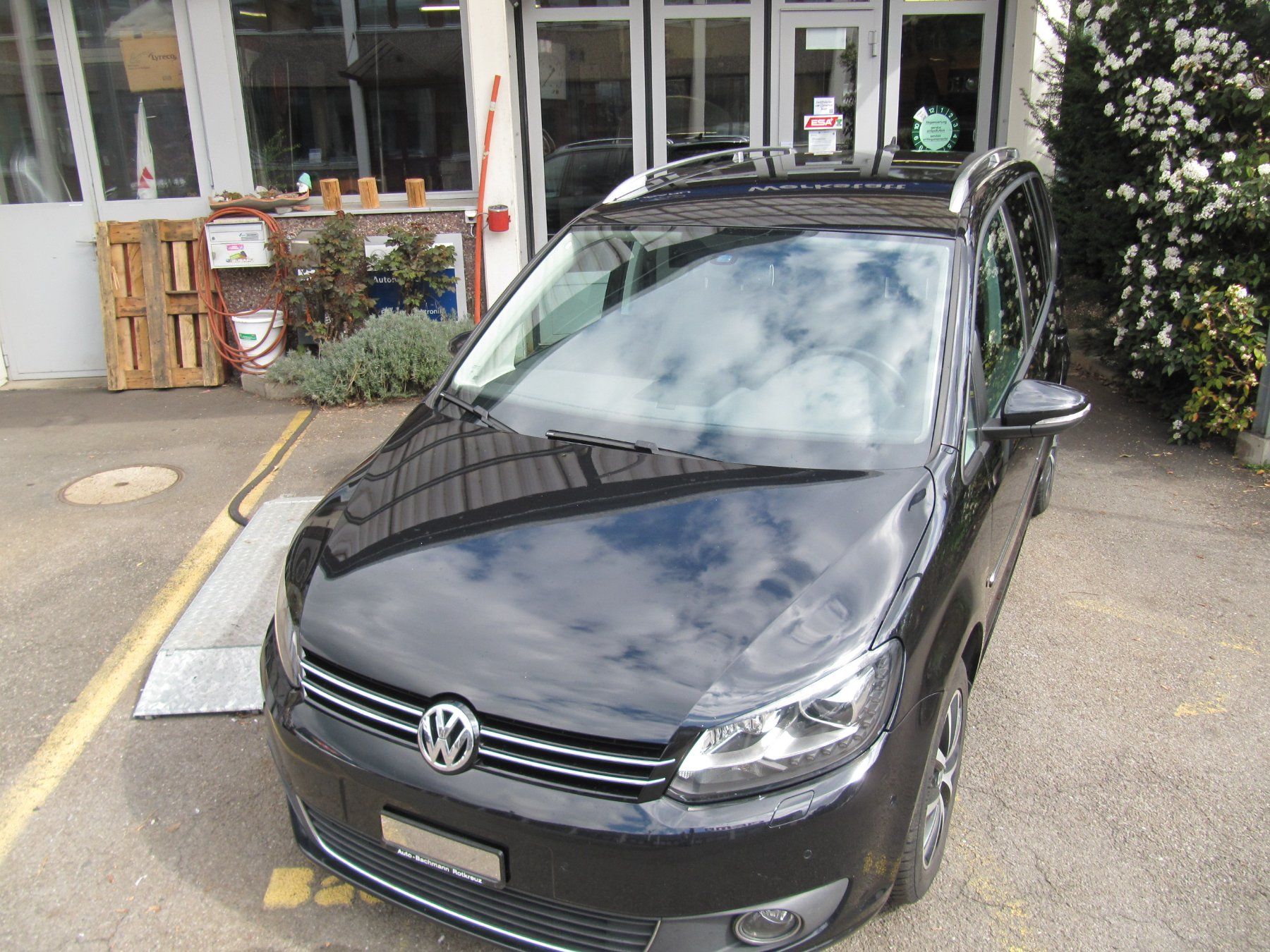 VW Automobili: VW Touran 1.4TSI   7 Plätzer – Usato da Rotkreuz venduto da auto-bachmann 8