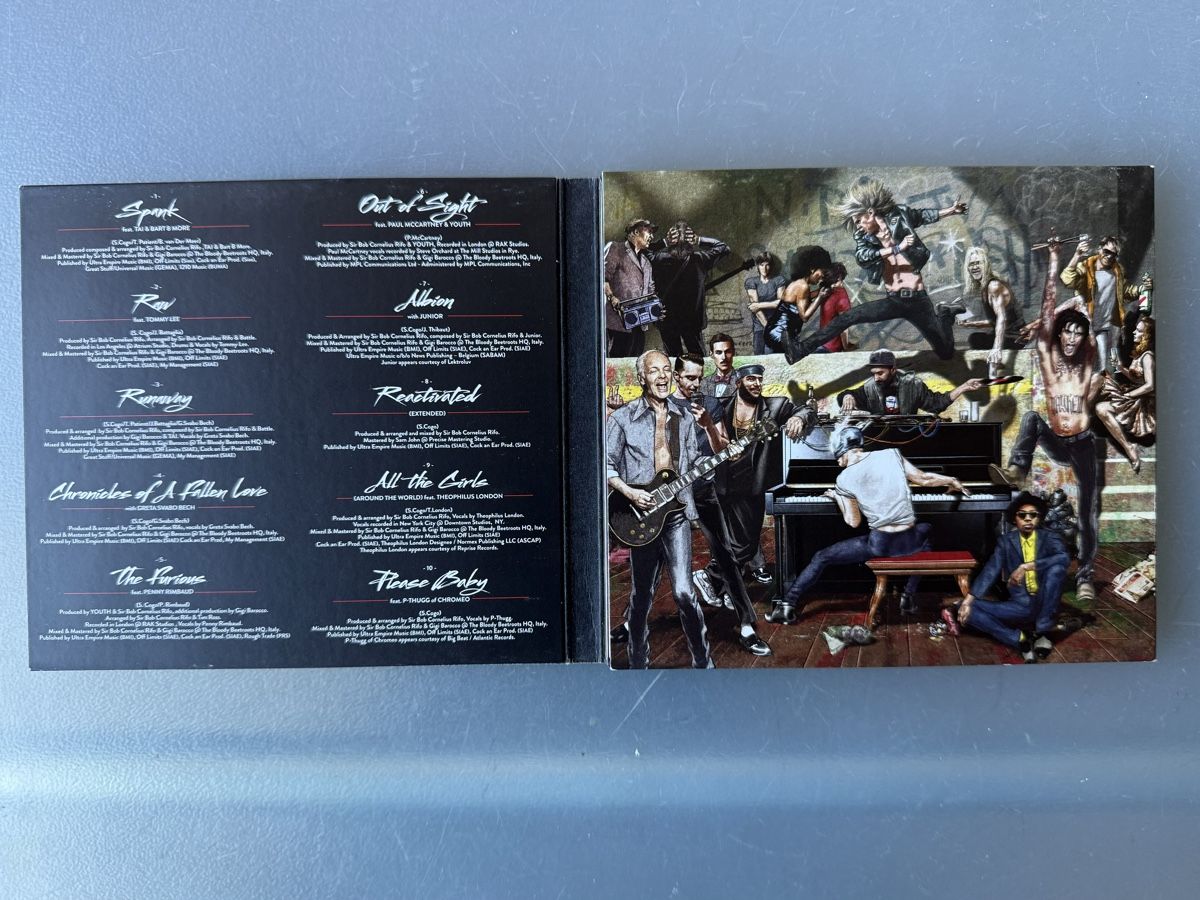 CD: Bloody Beetroots - Hide (CD) – Usato da Oberried Brienz venduto da Chyara 2