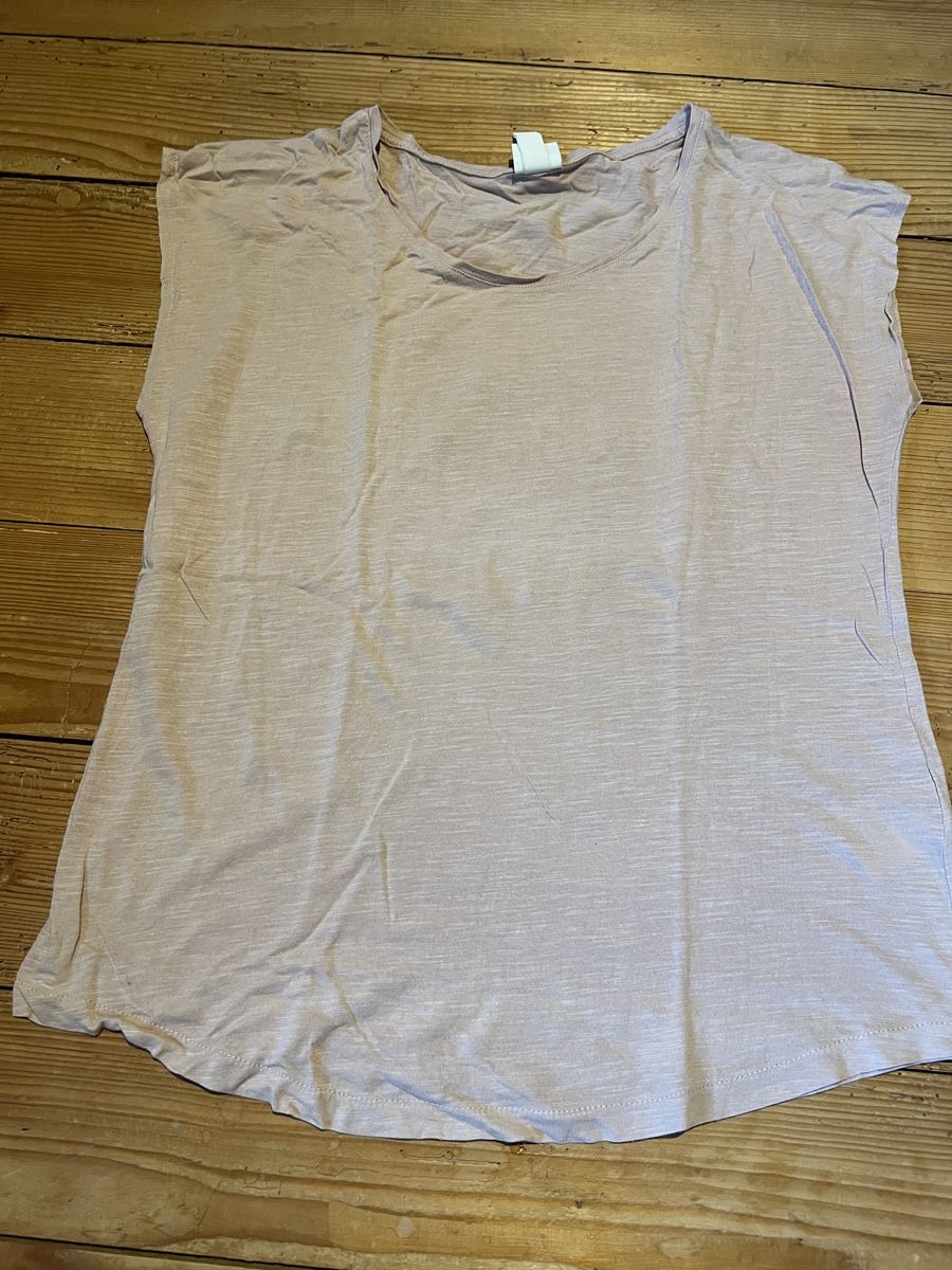 H&M T-shirt: H&M Basic Shirt XS, Top Zustand, hellrosa – Usato da Wohlenschwil venduto da SmokyAnnie