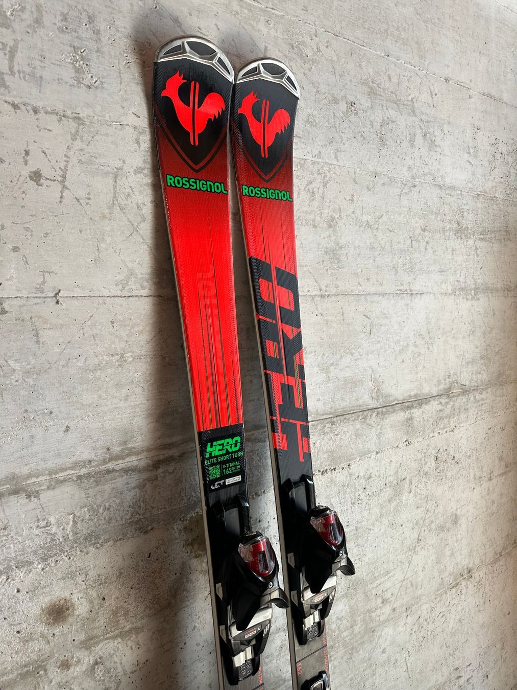 Rossignol Skis: Rossignol Hero Elite ST Ski 162CM – D'occasion à Emmenbrücke par karkarkar 1