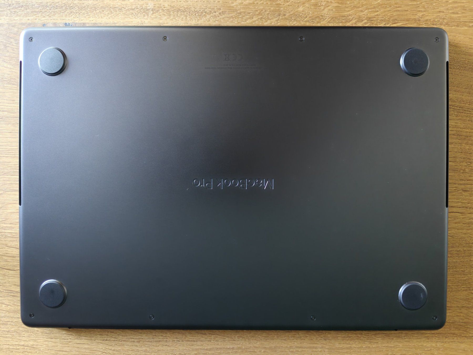 Apple Notebook: Apple MacBook Pro | M5 | 16 GB | 512 GB | CH-Layout – Nuovo (secondo la descrizione) da Schaffhausen venduto da edelbrock 4