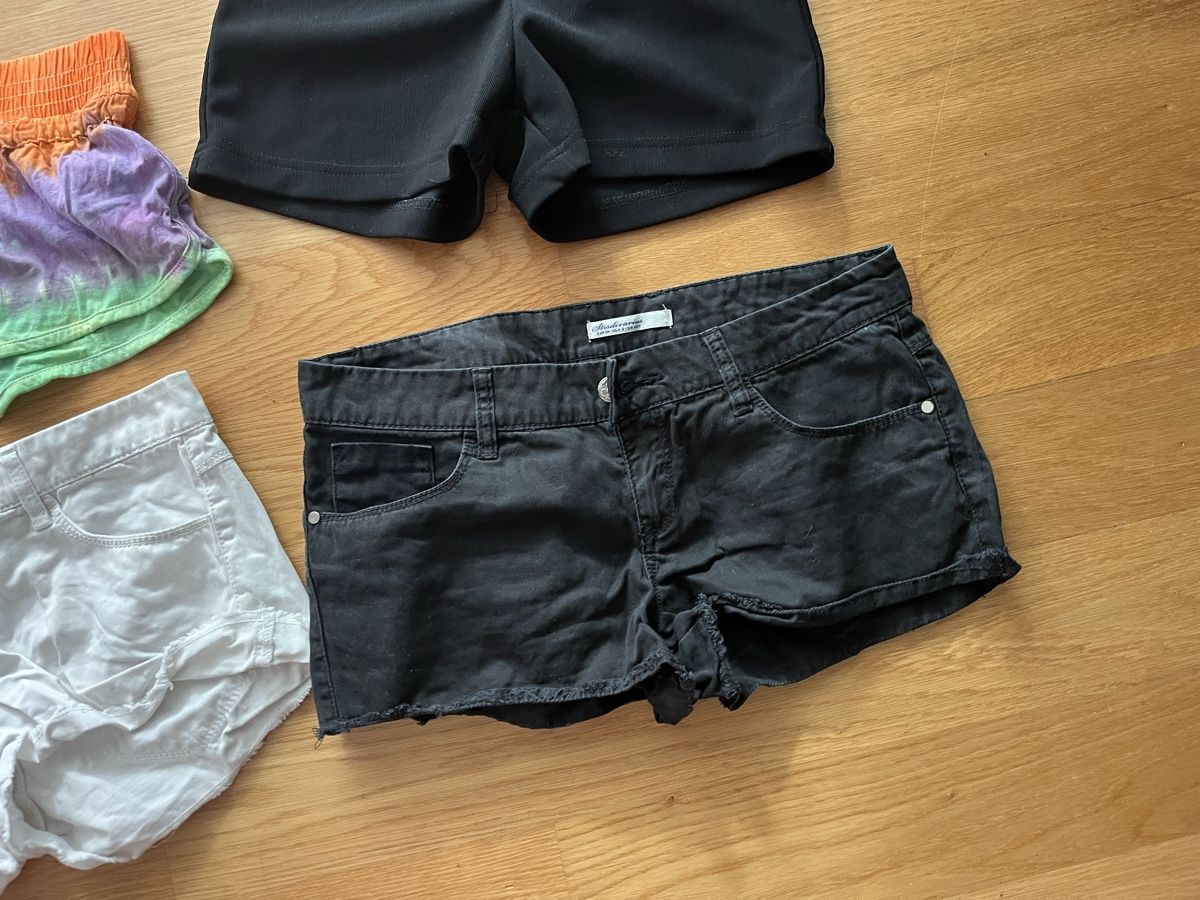 Kleiderpakete: 4 Coole Shorts, Gr. : 34 -36 – Gebraucht aus Zürich von MariaSusanne 3