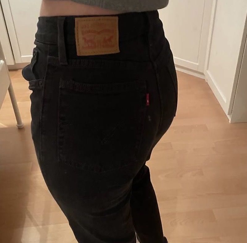 Levi's Jeans: Levi's Jeans – Usato da Bazenheid venduto da hat_96 1