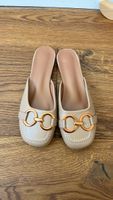 Elegante Sommer Pantoletten mit goldenen Details, Grösse 38