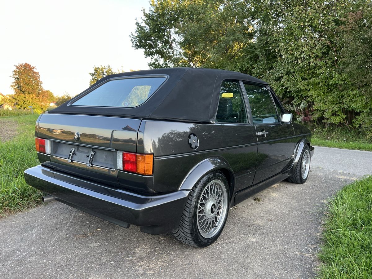 Autos: VW Golf 1 Cabriolet gepflegt – D'occasion à Rümlang par  3