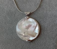 Anhänger mit Perlmutt in Silber