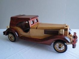 Deko Holz-Auto für kleine Flasche