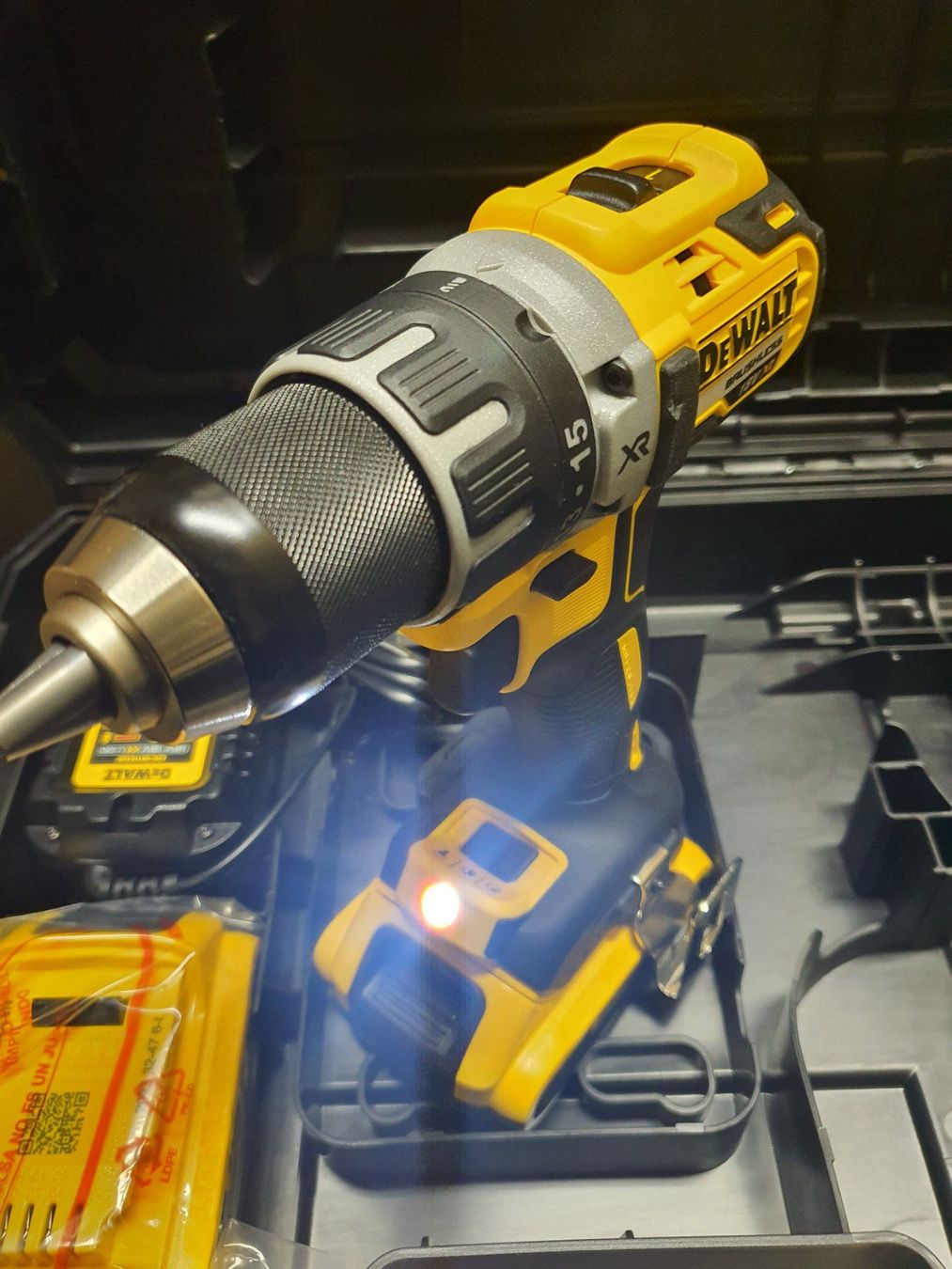 Dewalt Trapani: De Walt Akku Schrauber - Bohrer – Nuovo e nell'imballaggio originale da Erstfeld venduto da Gina033 3