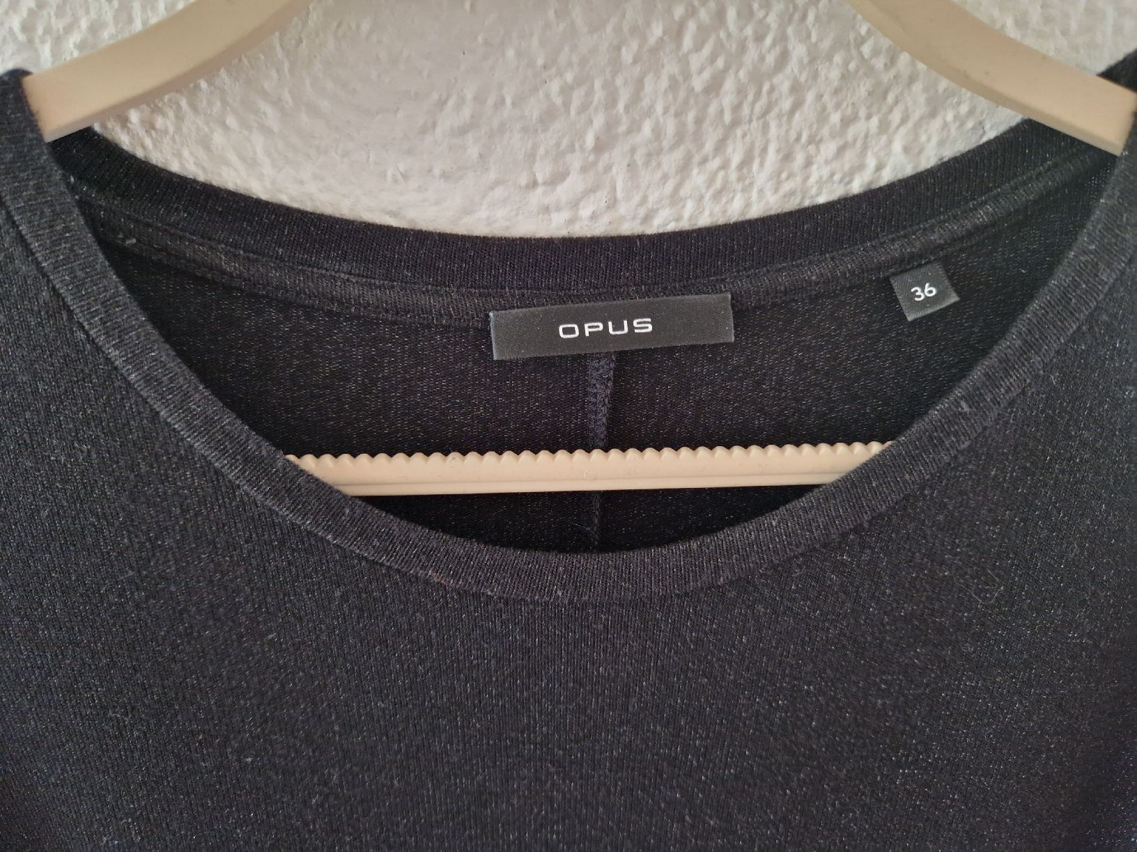 Opus Pullover & Sweatshirts: Opus Pullover, Grösse 36, schwarz, mit Trompetenärm – Gebraucht aus Kloten von somsing 1