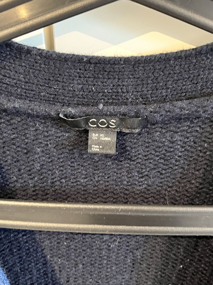 Cos Giacche: Cos Strickjäckchen – Usato da Köniz venduto da mil_p 3