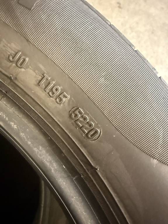 Pneumatici & Ruote complete: Pirelli 215/55R17 94W  – Usato da Appenzell venduto da Nils9006 1