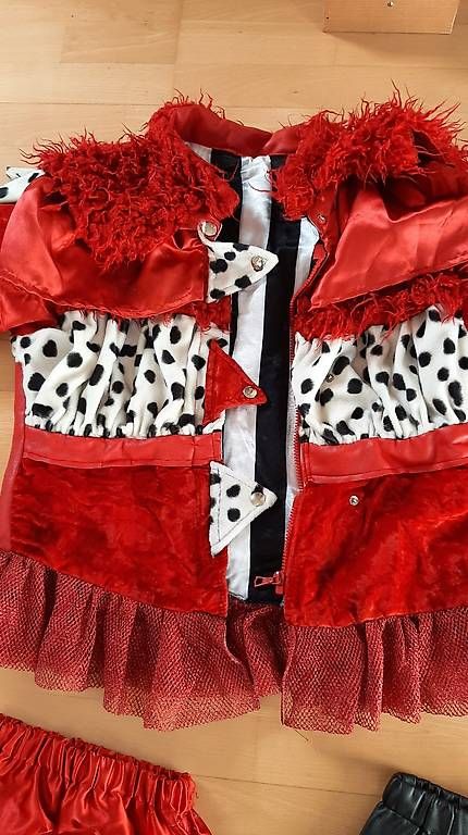 Costumi: Fasnachtskleid Kind – Usato da Kriens venduto da honig01 1