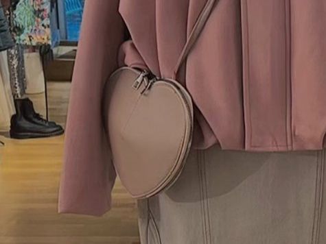 Borse da donna: Herz-Umhängetasche in PU-Leder – Nuovo e nell'imballaggio originale da Zürich venduto da Naebeli 1